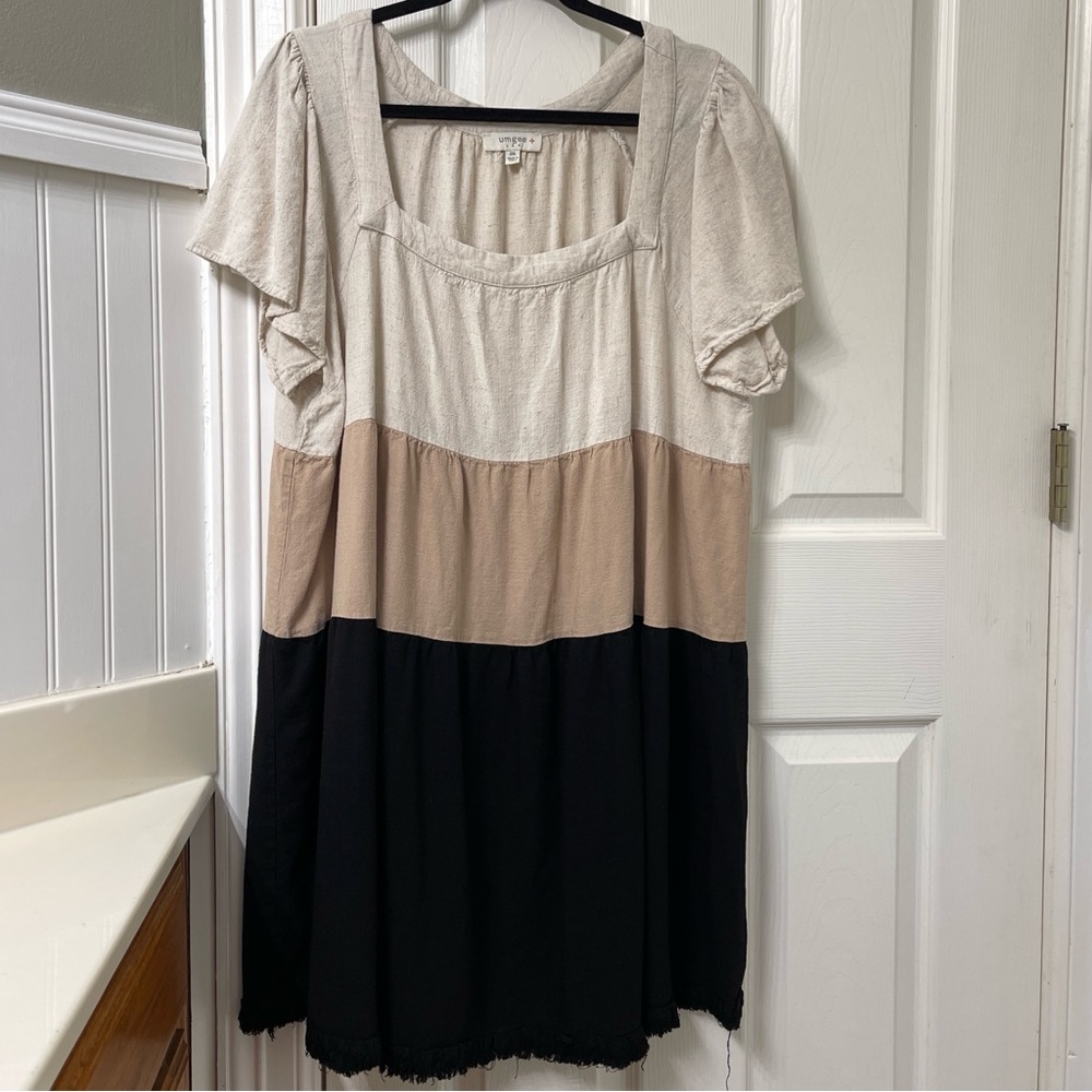 Umgee Cream, Tan, and Black Tunic Top
